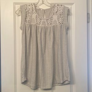 Maurices XS flowy gray and white striped tank, excellent condition